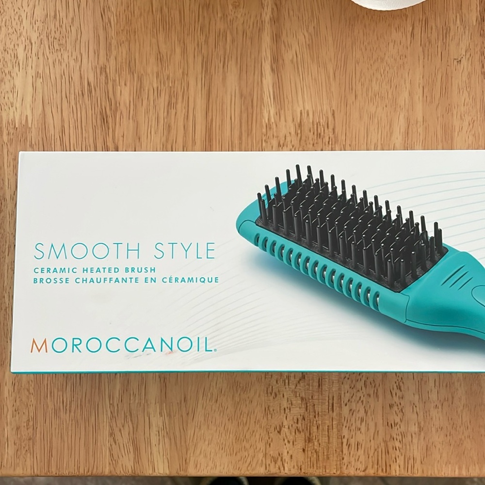 Moroccan oil, smooth style, ceramic, heated brush. Never used.